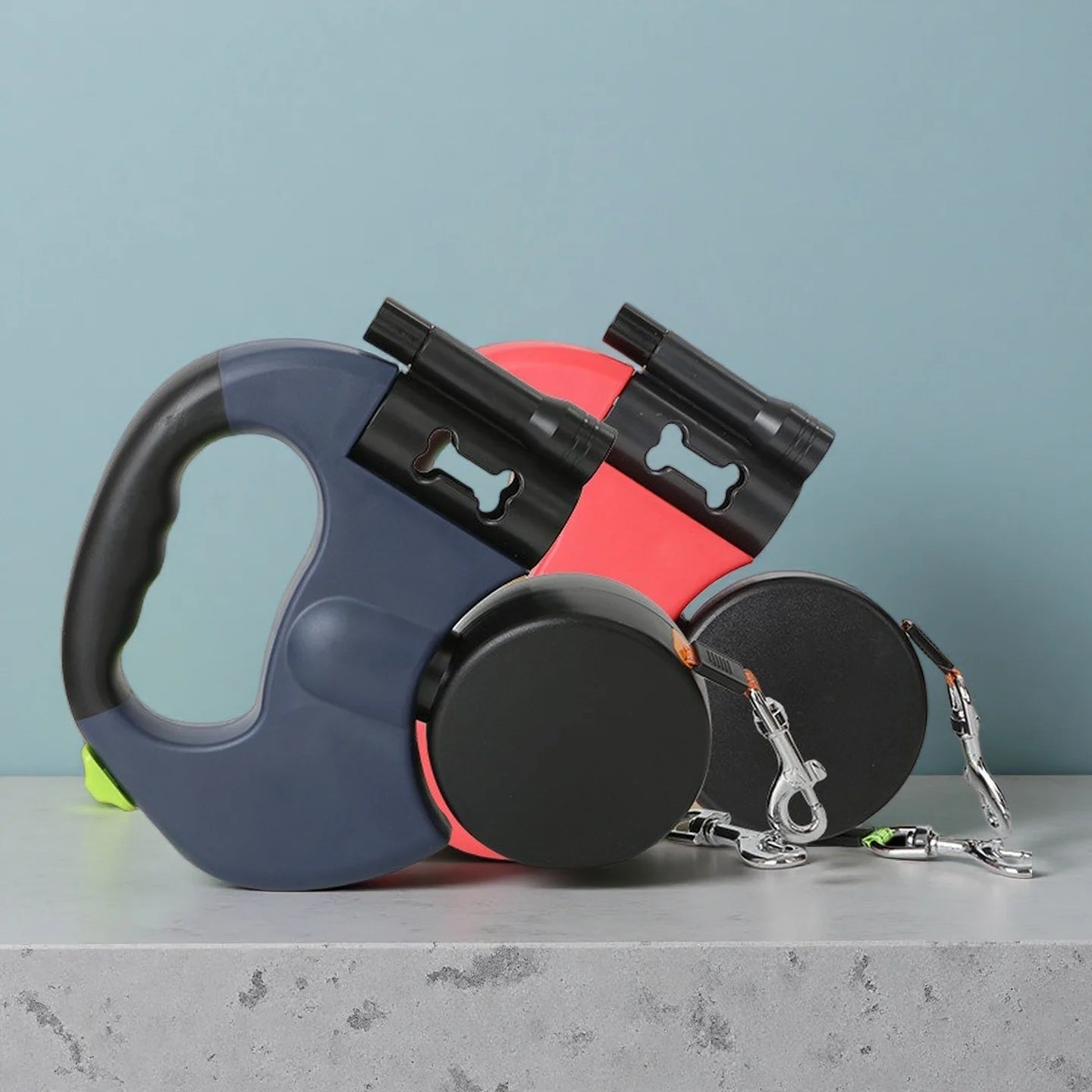 Laisse rétractable double avec LED – anti-enchevêtrement 360°, freins indépendants, sangle réfléchissante 3 m